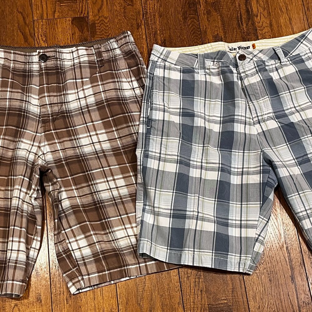 Lot of 2 Men's Plaid Short Brown & White Aeropostale and Blue & White Tailor Vtg